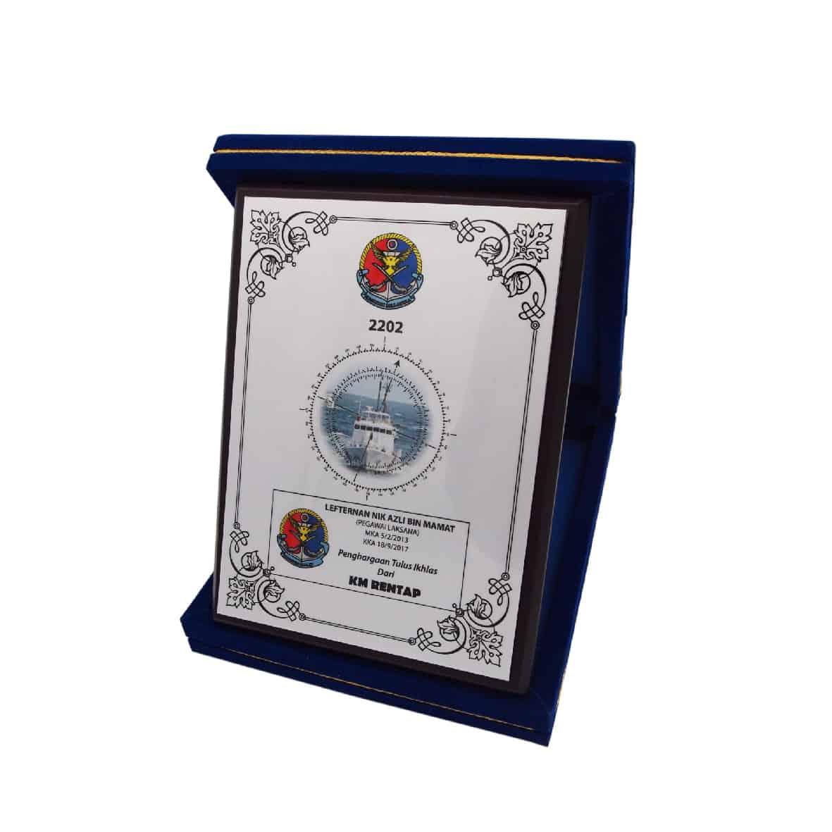 Crystal Plaque at Clazz Trophy Malaysia | #1 Rated Trophy Supplier in Malaysia