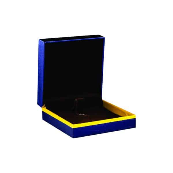 Crystal Medals with Gift Box CTIHB001 – Exclusive Velvet Box With Crystal Medal | Trophy Supplier at Clazz Trophy Malaysia