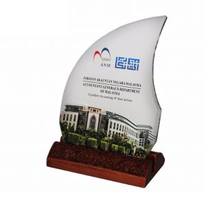 Crystal Wood Plaques CTCR3040 – Exclusive Wooden Crystal Plaque | Trophy Supplier at Clazz Trophy Malaysia